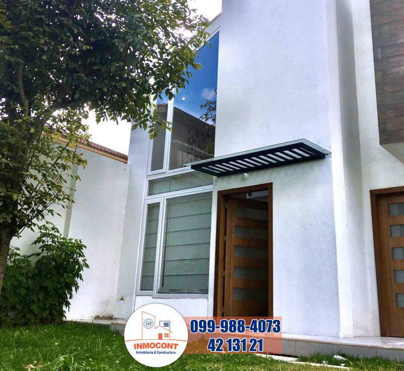 D246 Departamento duplex dentro de condominio, cerca a la plataforma de Narancay